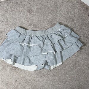 AKIRA Gray Layered Ruffle Skorts